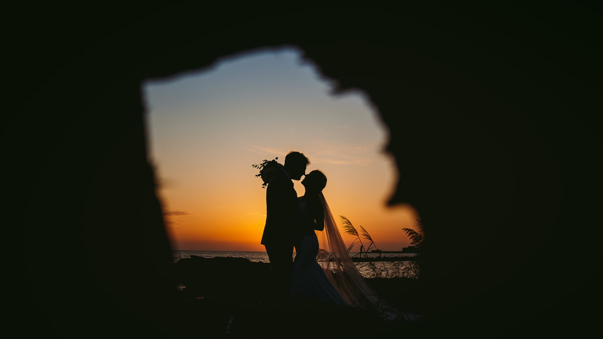 Ultimate Ways to Entertain Your Guests at Your Destination Wedding 25 Discover the most epic entertainment ideas for destination weddings, from music to the menu and sun-up to sundown. Ready to make it awesome?