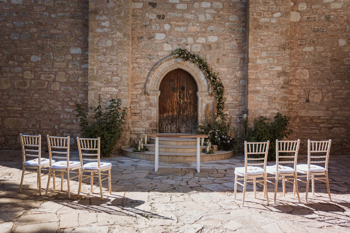 Emily and Chris get married at Minthis Hills in Cyprus