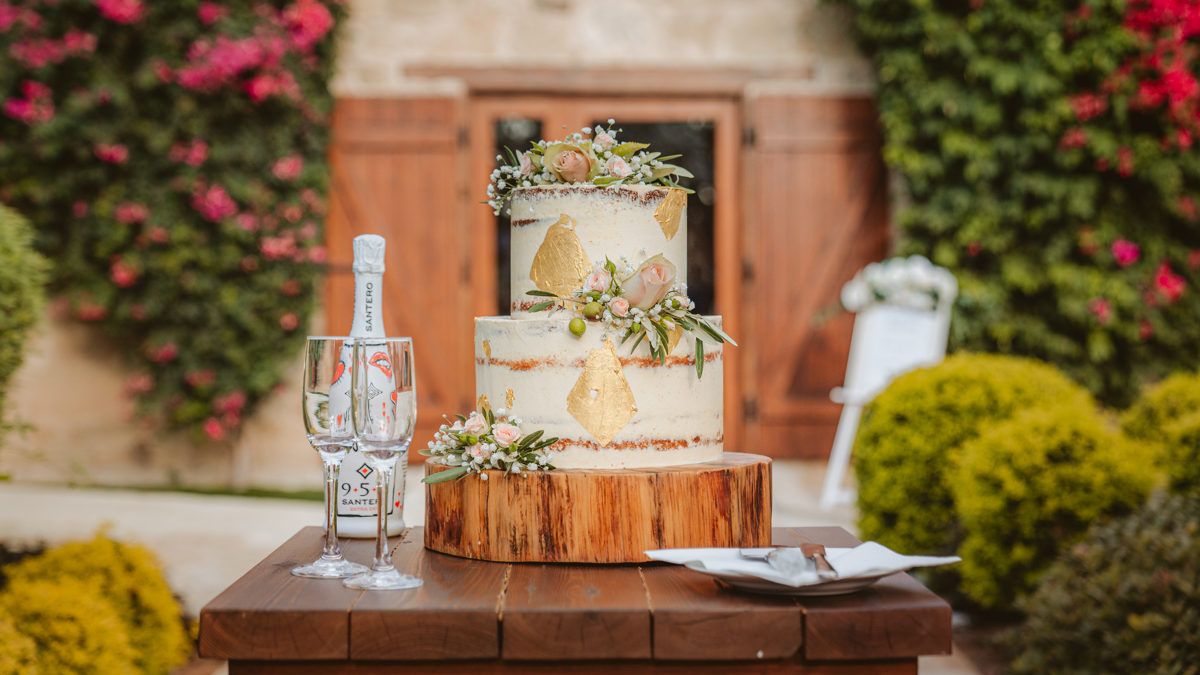 Get a sneak peek at Charlene and Ben's beautiful blush pink Liopetro wedding in Cyprus, captured by Beziique, their creative Kouklia wedding photographers.
