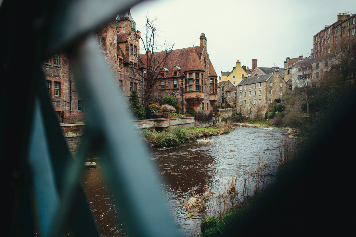 Edinburgh wedding photographer