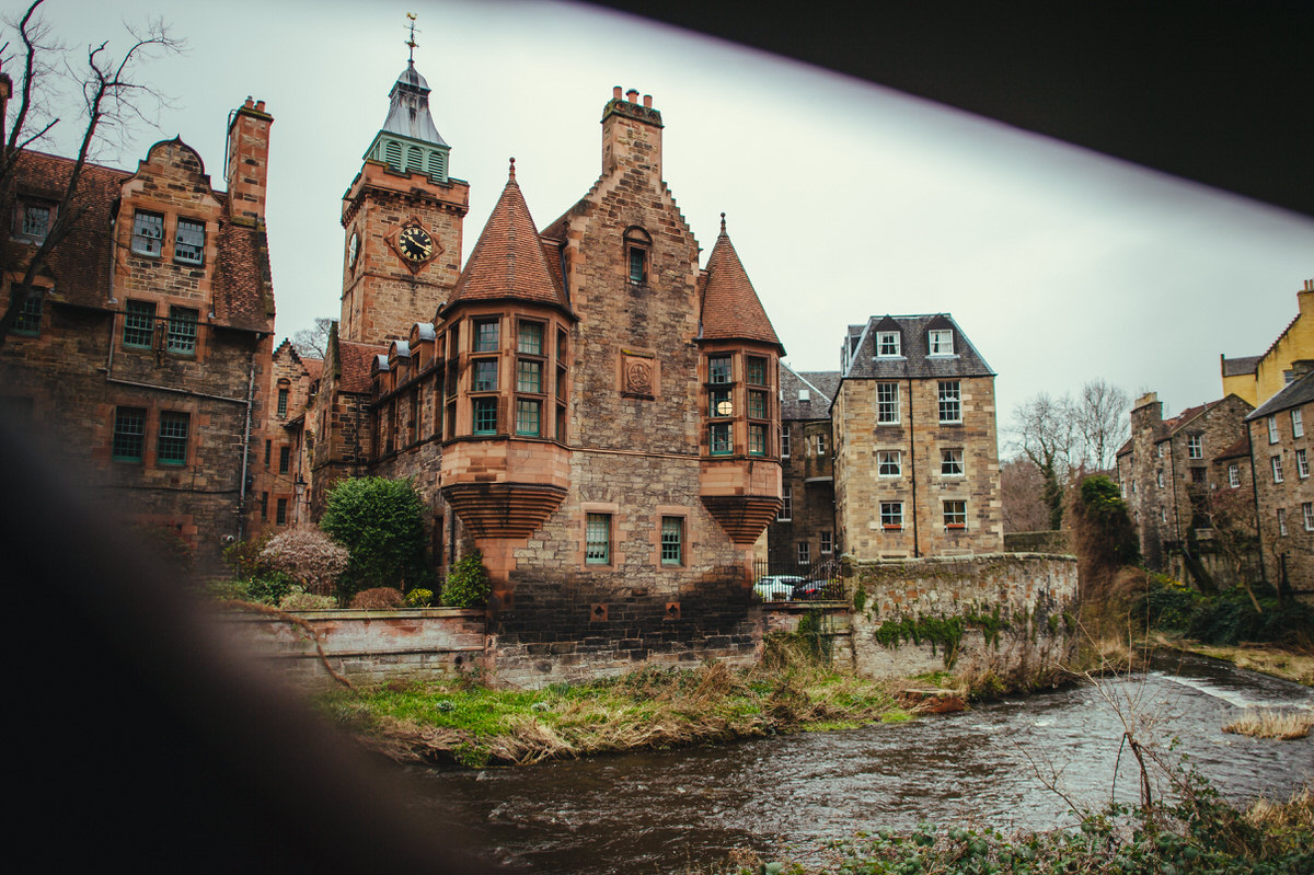 Edinburgh wedding photographer