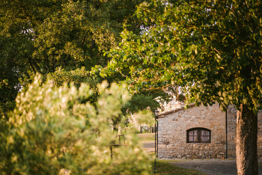 If you're planning a wedding in Tuscany or dreaming of a destination big day, don't miss this couple's Livernano Estate Wedding, inspired by Italian wine...