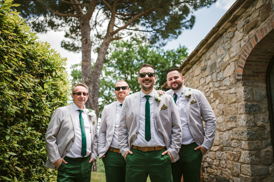 If you're planning a wedding in Tuscany or dreaming of a destination big day, don't miss this couple's Livernano Estate Wedding, inspired by Italian wine...
