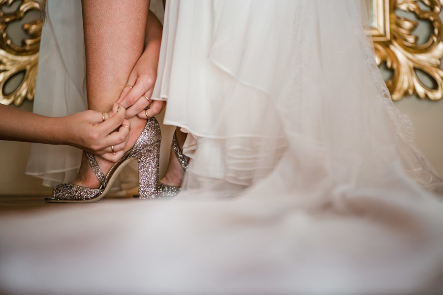 If you're planning a wedding in Tuscany or dreaming of a destination big day, don't miss this couple's Livernano Estate Wedding, inspired by Italian wine...
