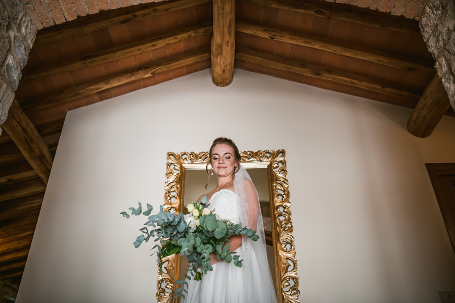 If you're planning a wedding in Tuscany or dreaming of a destination big day, don't miss this couple's Livernano Estate Wedding, inspired by Italian wine...