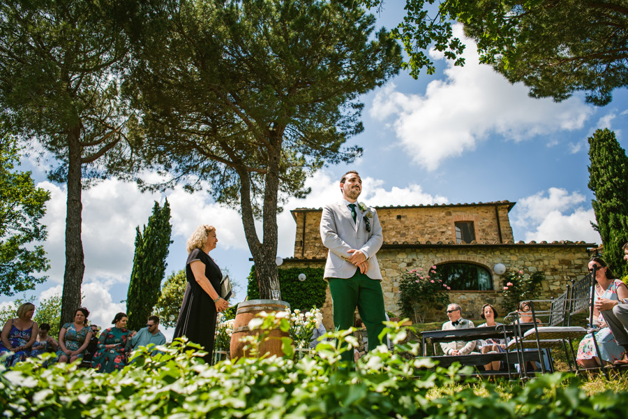 If you're planning a wedding in Tuscany or dreaming of a destination big day, don't miss this couple's Livernano Estate Wedding, inspired by Italian wine...