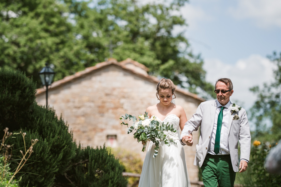 If you're planning a wedding in Tuscany or dreaming of a destination big day, don't miss this couple's Livernano Estate Wedding, inspired by Italian wine...