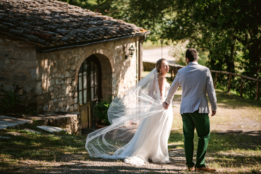 If you're planning a wedding in Tuscany or dreaming of a destination big day, don't miss this couple's Livernano Estate Wedding, inspired by Italian wine...