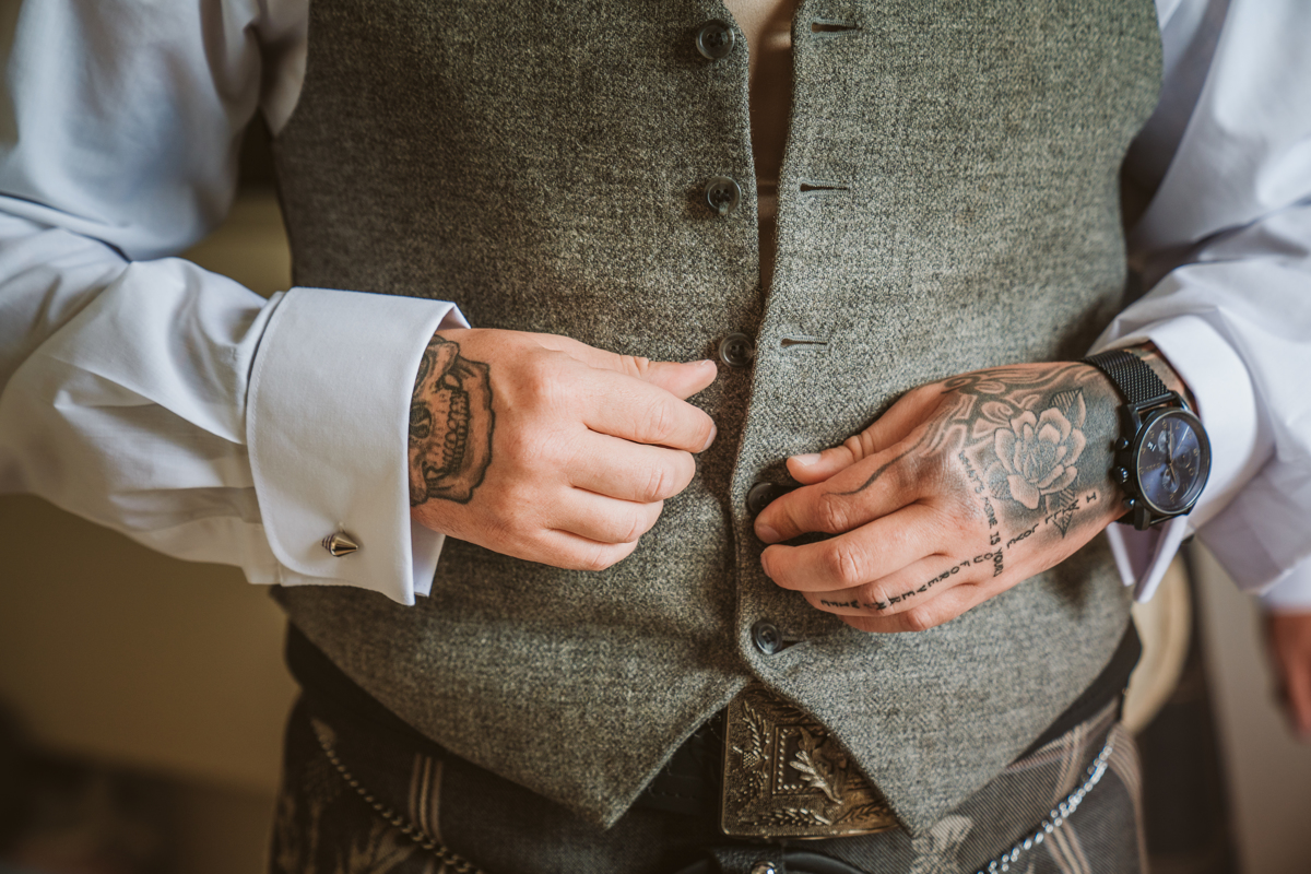 Glide behind the scenes of Kitty and Kevin's totally luxurious and romantic Aiya Napa wedding with us, their Olympic Lagoon wedding photographer.