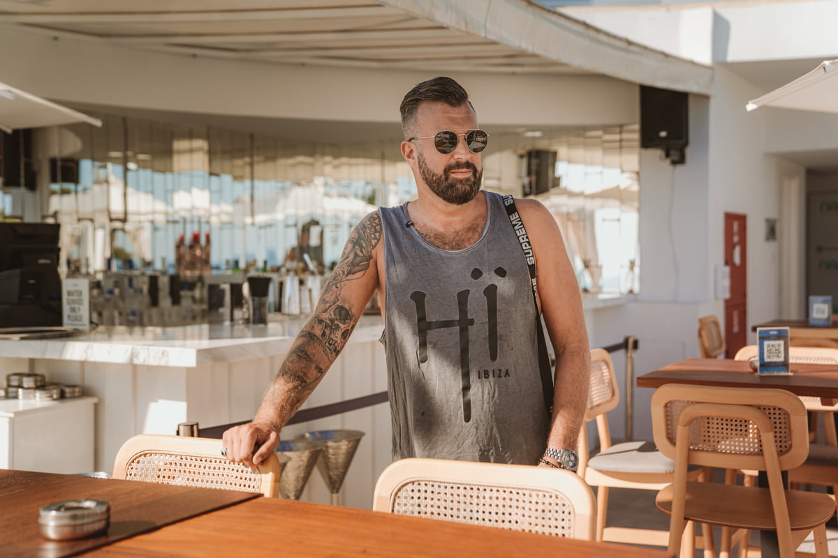 Ultra glamorous and a celebrity haunt, take a look inside Napa Suites in Aiya Napa when Cyprus wedding photographer Beziique head away.