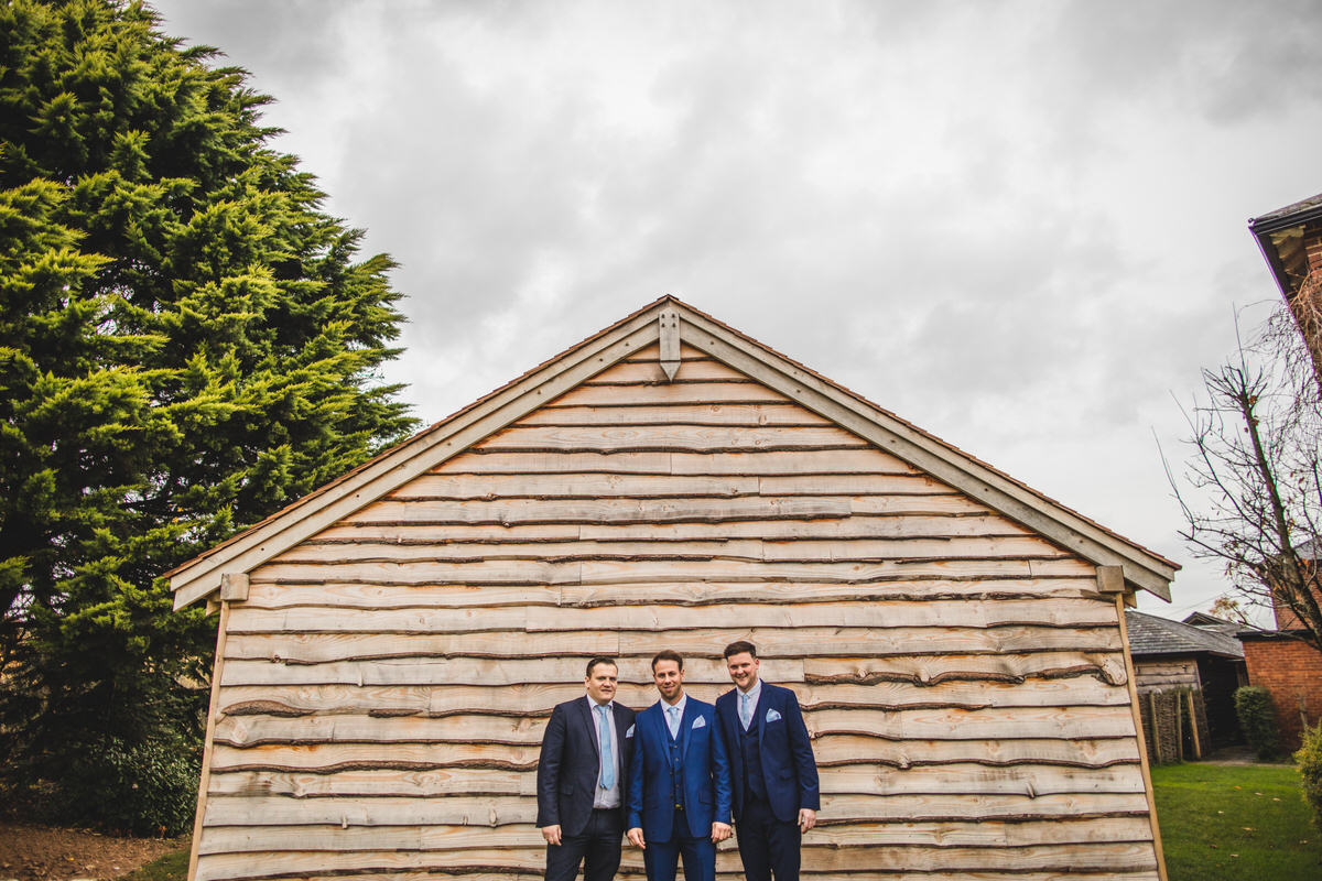 Hampshire Wedding photographer Beziique Weddings