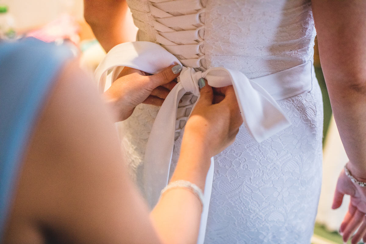 Hampshire Wedding photographer Beziique Weddings