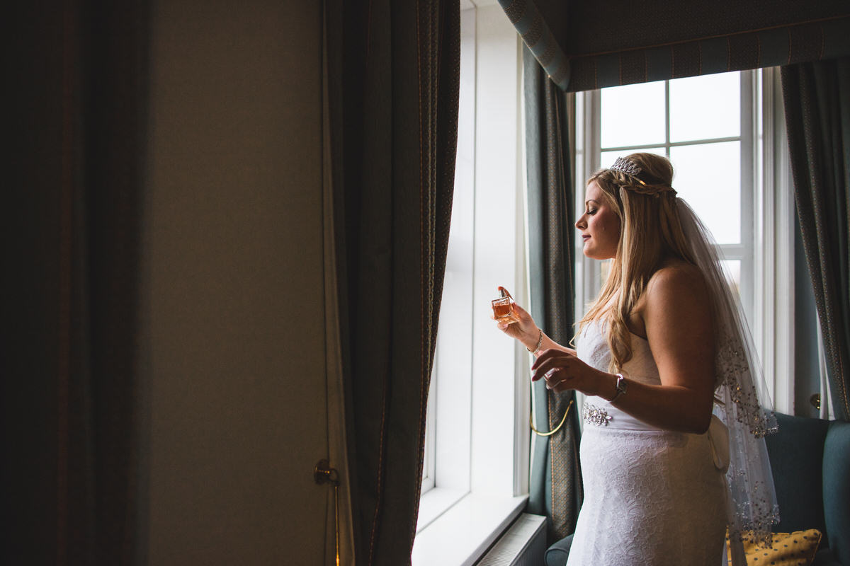 Hampshire Wedding photographer Beziique Weddings
