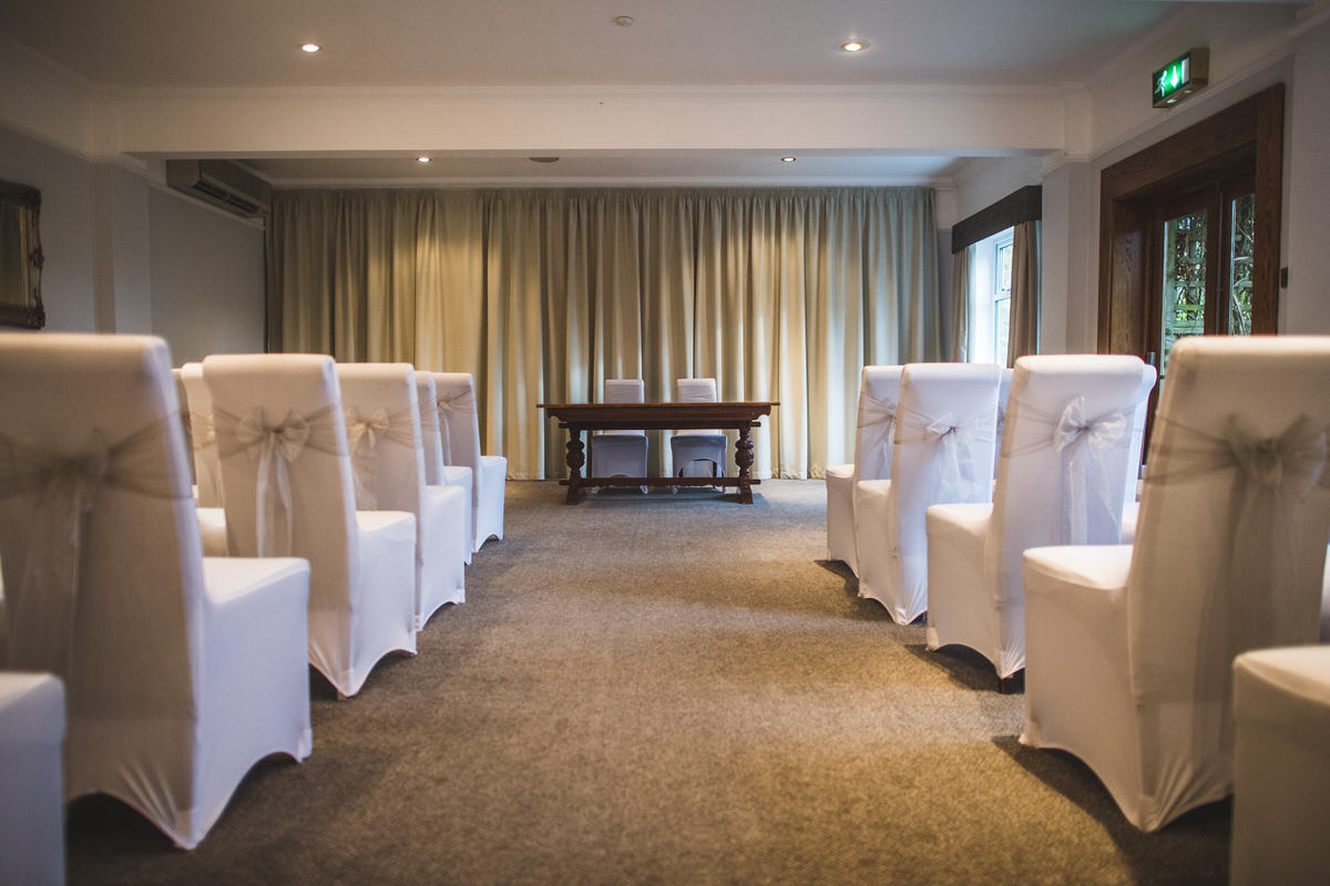 Hampshire Wedding photographer Beziique Weddings