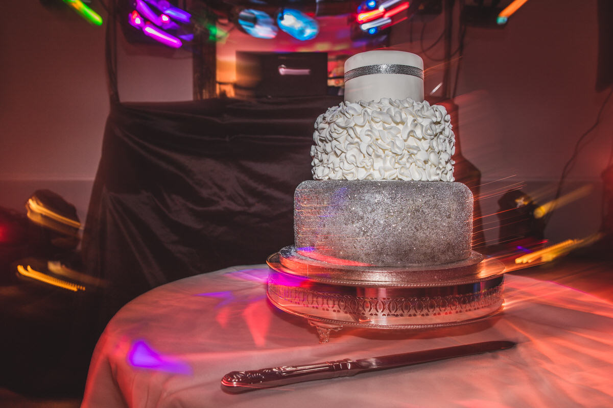 Hampshire Wedding photographer Beziique Weddings