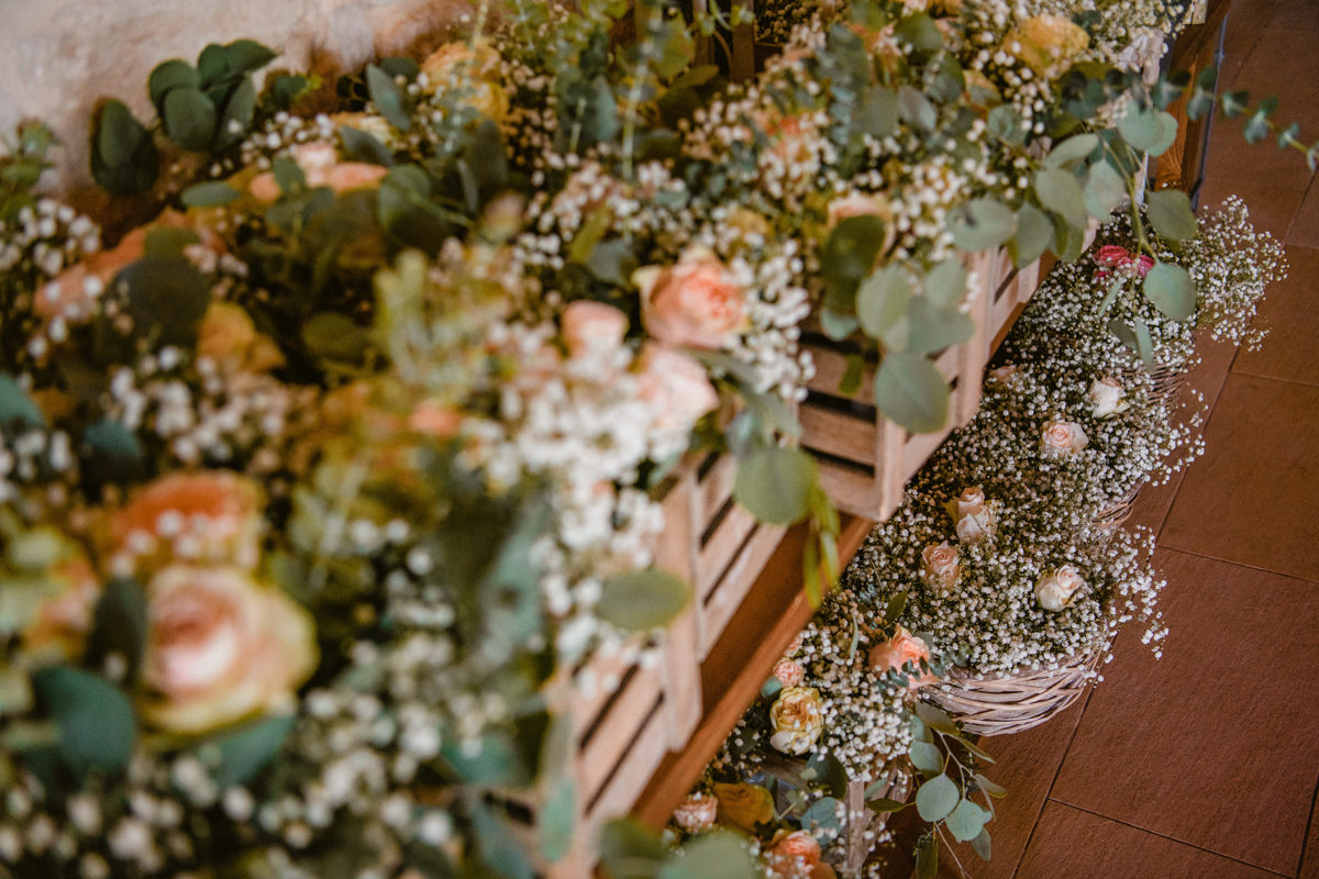 Nicola and Joel fell head over heels for Liopetro Venue for their destination wedding in Cyprus. Find inspiration and tips for your own wedding abroad here.