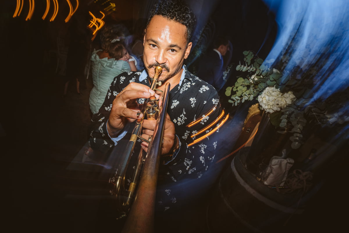 Ultimate Ways to Entertain Your Guests at Your Destination Wedding 7 Discover the most epic entertainment ideas for destination weddings, from music to the menu and sun-up to sundown. Ready to make it awesome?
